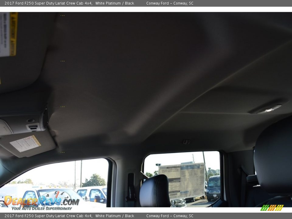2017 Ford F250 Super Duty Lariat Crew Cab 4x4 White Platinum / Black Photo #12