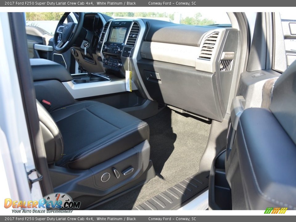 2017 Ford F250 Super Duty Lariat Crew Cab 4x4 White Platinum / Black Photo #17