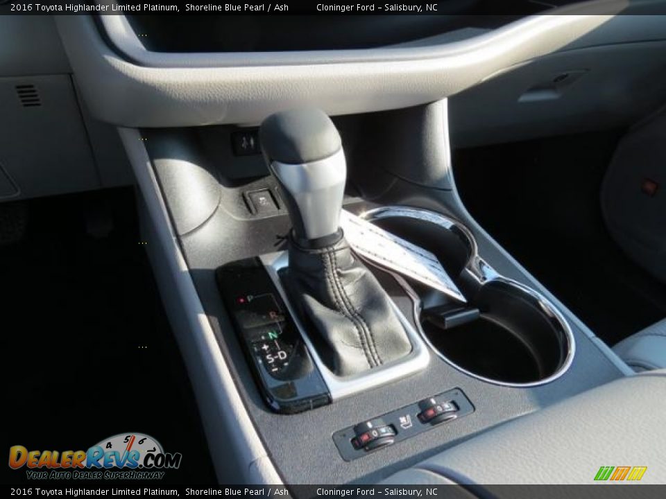 2016 Toyota Highlander Limited Platinum Shoreline Blue Pearl / Ash Photo #24