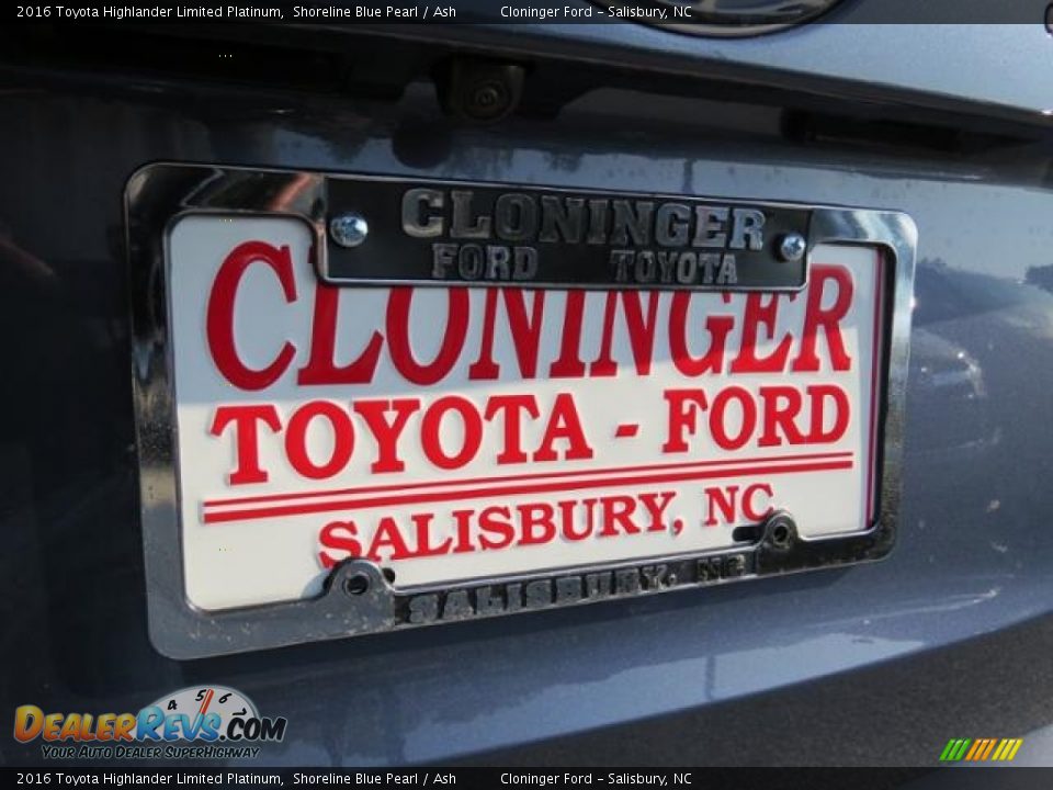 2016 Toyota Highlander Limited Platinum Shoreline Blue Pearl / Ash Photo #31