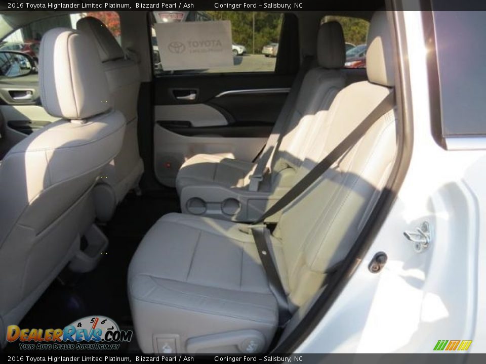 2016 Toyota Highlander Limited Platinum Blizzard Pearl / Ash Photo #7