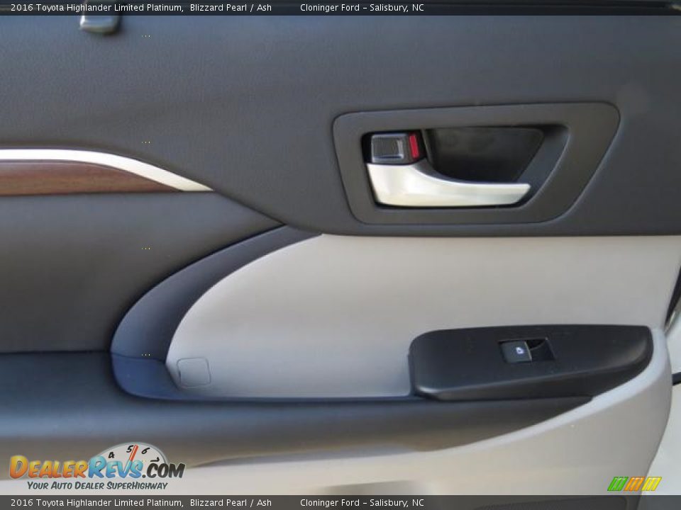 2016 Toyota Highlander Limited Platinum Blizzard Pearl / Ash Photo #8