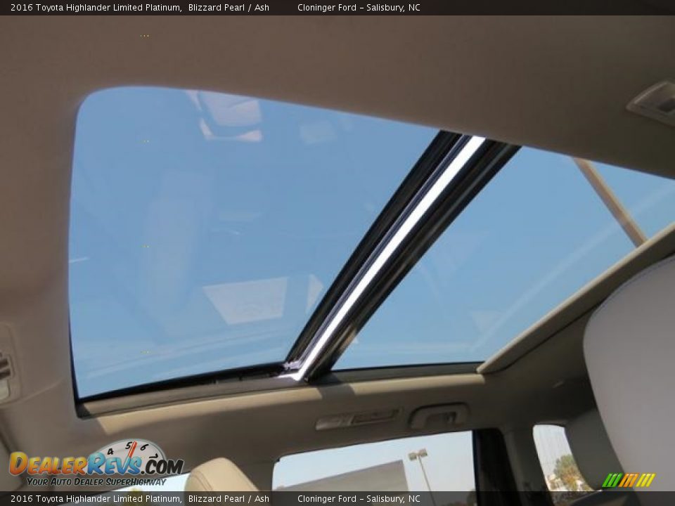 2016 Toyota Highlander Limited Platinum Blizzard Pearl / Ash Photo #12