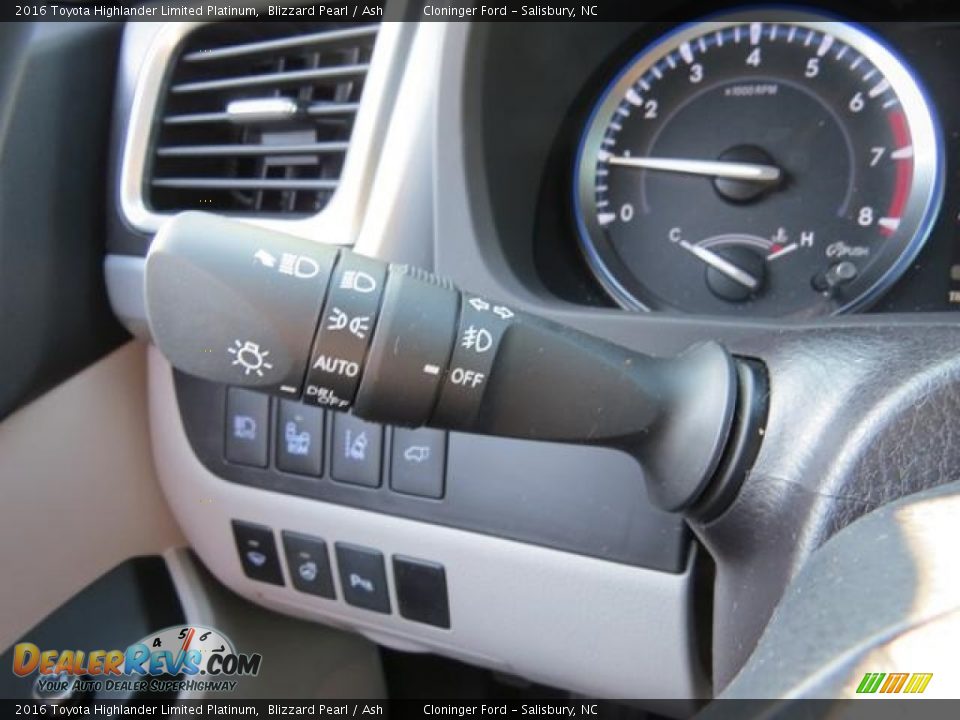 2016 Toyota Highlander Limited Platinum Blizzard Pearl / Ash Photo #17