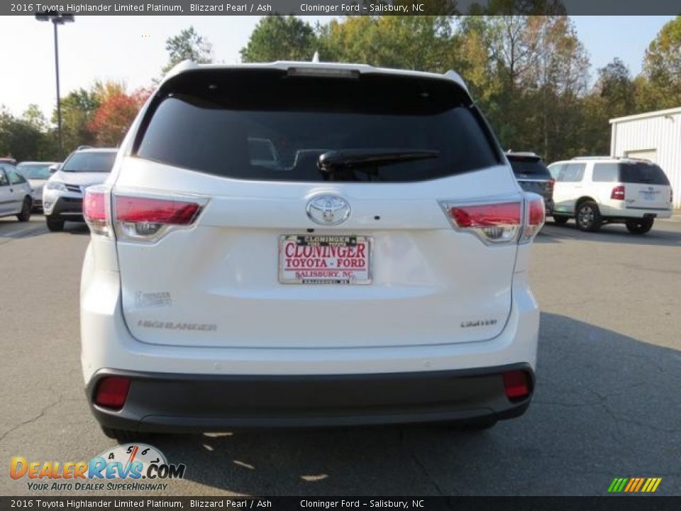2016 Toyota Highlander Limited Platinum Blizzard Pearl / Ash Photo #29