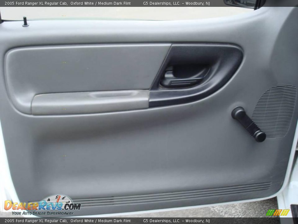 2005 Ford Ranger XL Regular Cab Oxford White / Medium Dark Flint Photo #13