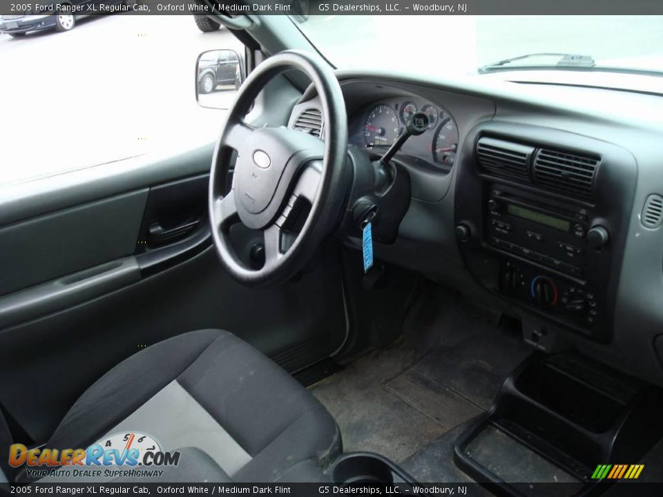 2005 Ford Ranger XL Regular Cab Oxford White / Medium Dark Flint Photo #15