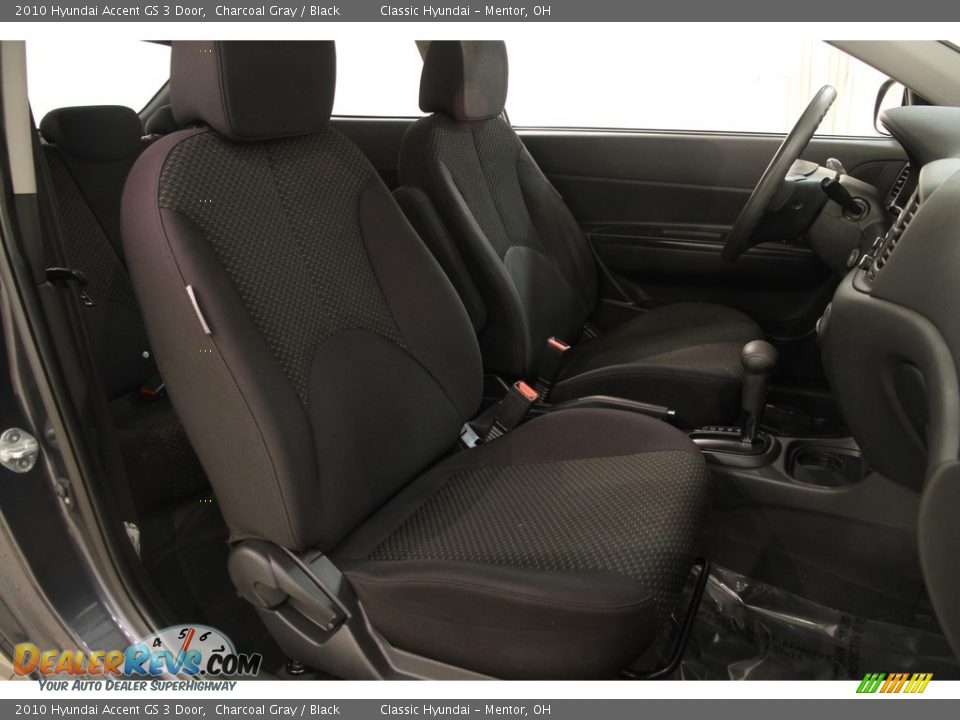 2010 Hyundai Accent GS 3 Door Charcoal Gray / Black Photo #11