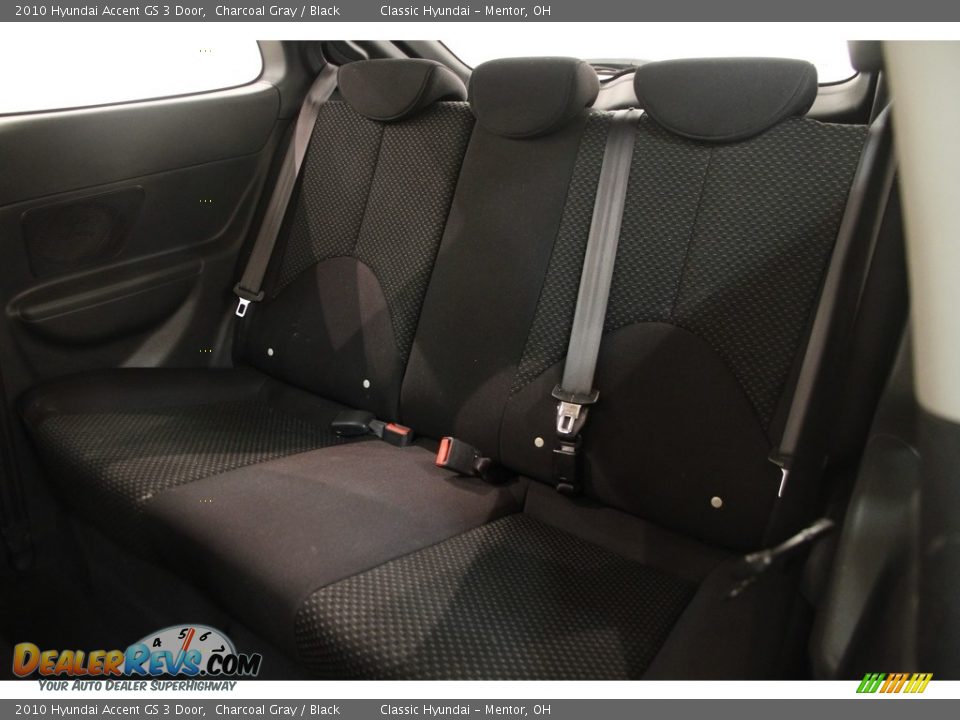 2010 Hyundai Accent GS 3 Door Charcoal Gray / Black Photo #13