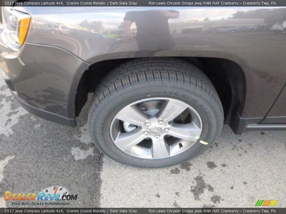 2017 Jeep Compass Latitude 4x4 Granite Crystal Metallic / Dark Slate Gray Photo #2