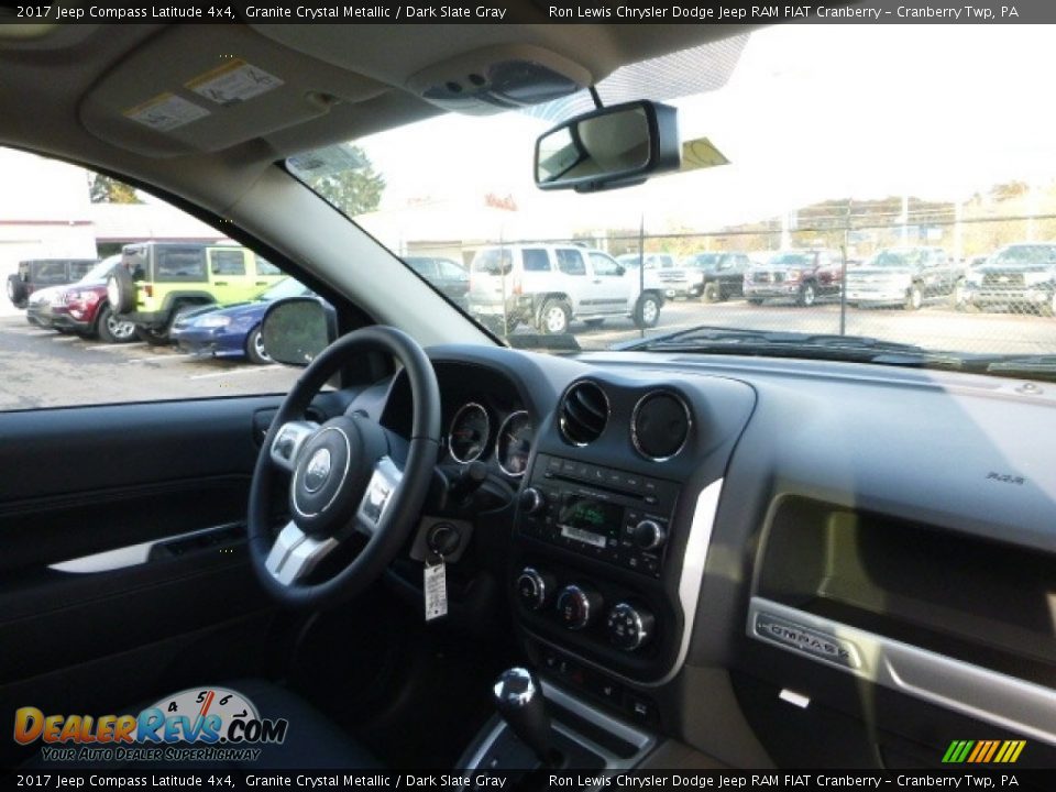 2017 Jeep Compass Latitude 4x4 Granite Crystal Metallic / Dark Slate Gray Photo #11