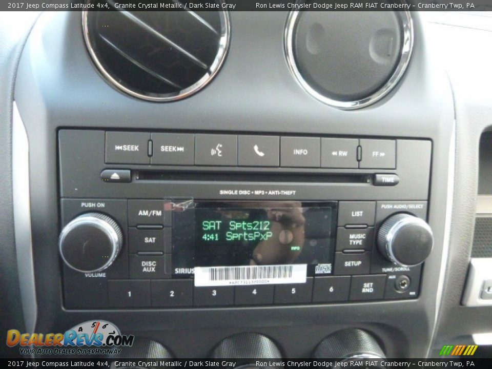 2017 Jeep Compass Latitude 4x4 Granite Crystal Metallic / Dark Slate Gray Photo #17