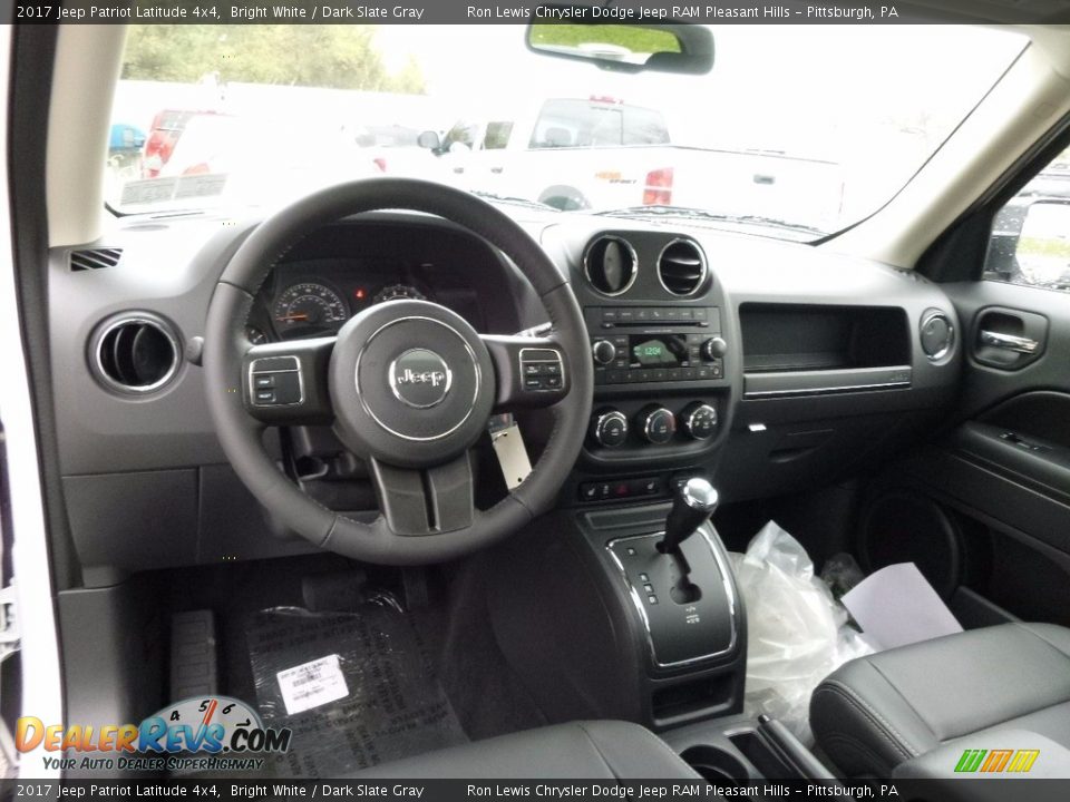 2017 Jeep Patriot Latitude 4x4 Bright White / Dark Slate Gray Photo #12