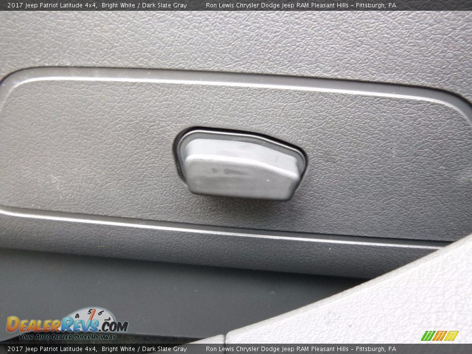 2017 Jeep Patriot Latitude 4x4 Bright White / Dark Slate Gray Photo #15