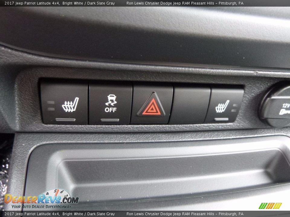 2017 Jeep Patriot Latitude 4x4 Bright White / Dark Slate Gray Photo #18