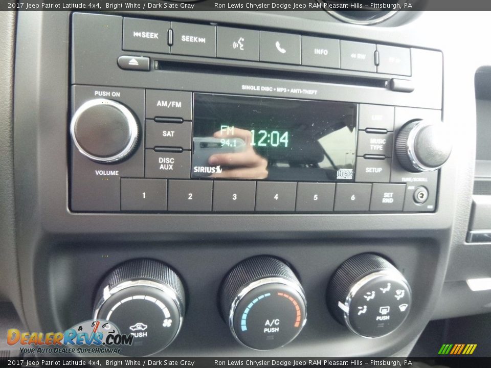 2017 Jeep Patriot Latitude 4x4 Bright White / Dark Slate Gray Photo #19