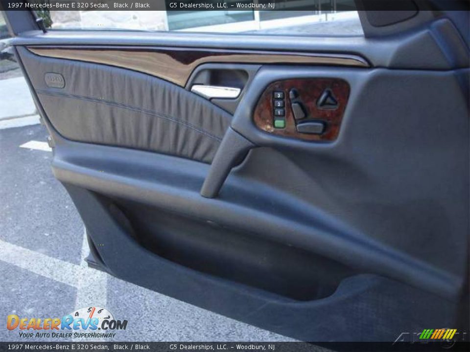 1997 Mercedes-Benz E 320 Sedan Black / Black Photo #7