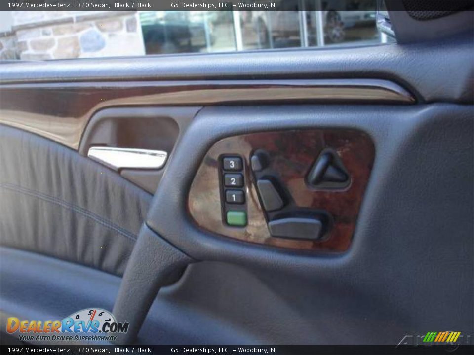 1997 Mercedes-Benz E 320 Sedan Black / Black Photo #13