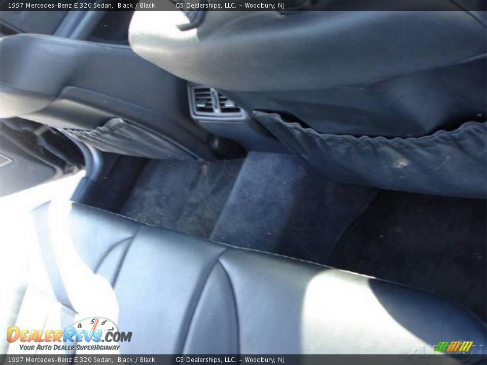 1997 Mercedes-Benz E 320 Sedan Black / Black Photo #18