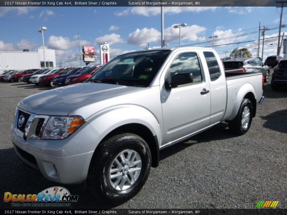 Front 3/4 View of 2017 Nissan Frontier SV King Cab 4x4 Photo #11