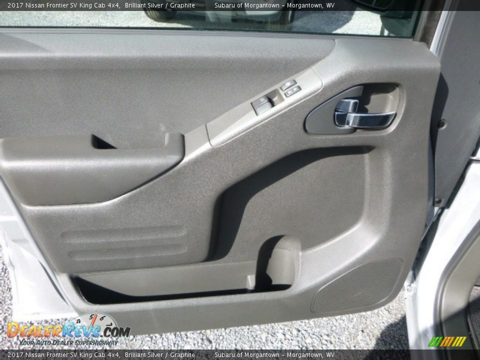 Door Panel of 2017 Nissan Frontier SV King Cab 4x4 Photo #14
