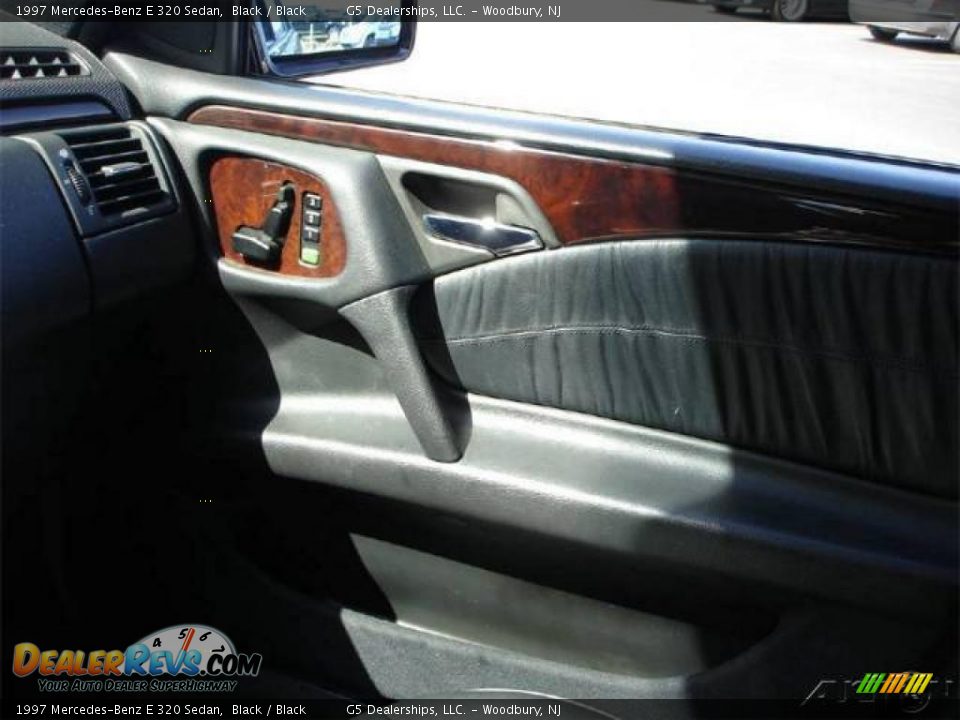 1997 Mercedes-Benz E 320 Sedan Black / Black Photo #21