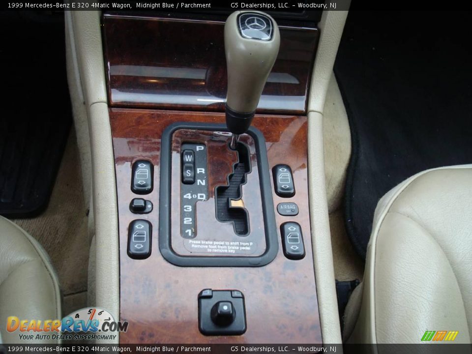 1999 Mercedes-Benz E 320 4Matic Wagon Midnight Blue / Parchment Photo #26