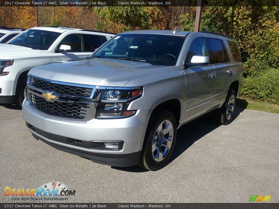 Front 3/4 View of 2017 Chevrolet Tahoe LT 4WD Photo #1