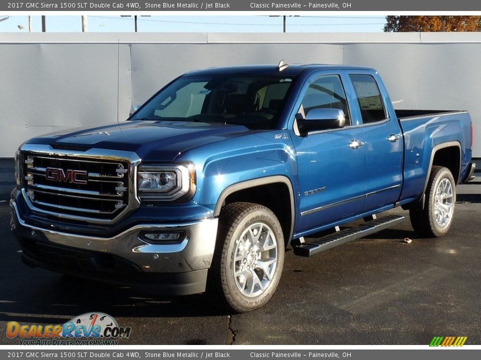Front 3/4 View of 2017 GMC Sierra 1500 SLT Double Cab 4WD Photo #1