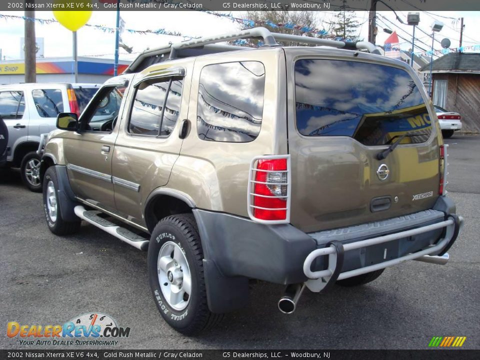 2002 Nissan Xterra XE V6 4x4 Gold Rush Metallic / Gray Celadon Photo #7