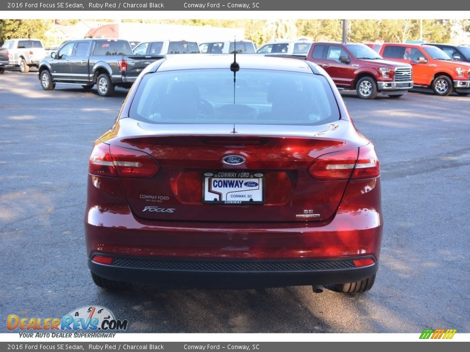 2016 Ford Focus SE Sedan Ruby Red / Charcoal Black Photo #4