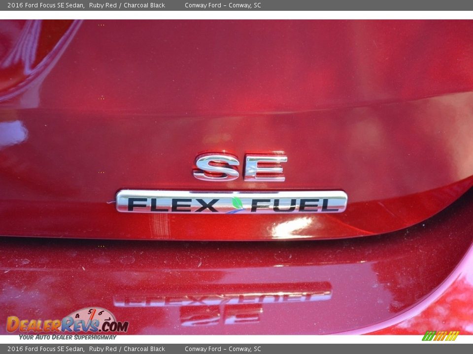 2016 Ford Focus SE Sedan Ruby Red / Charcoal Black Photo #5