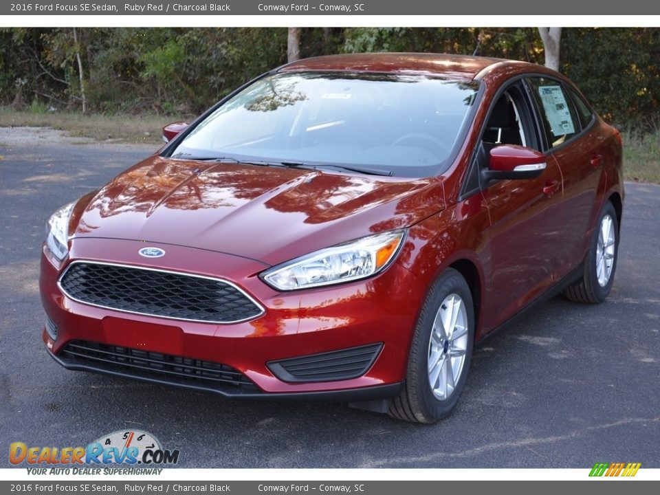 2016 Ford Focus SE Sedan Ruby Red / Charcoal Black Photo #9