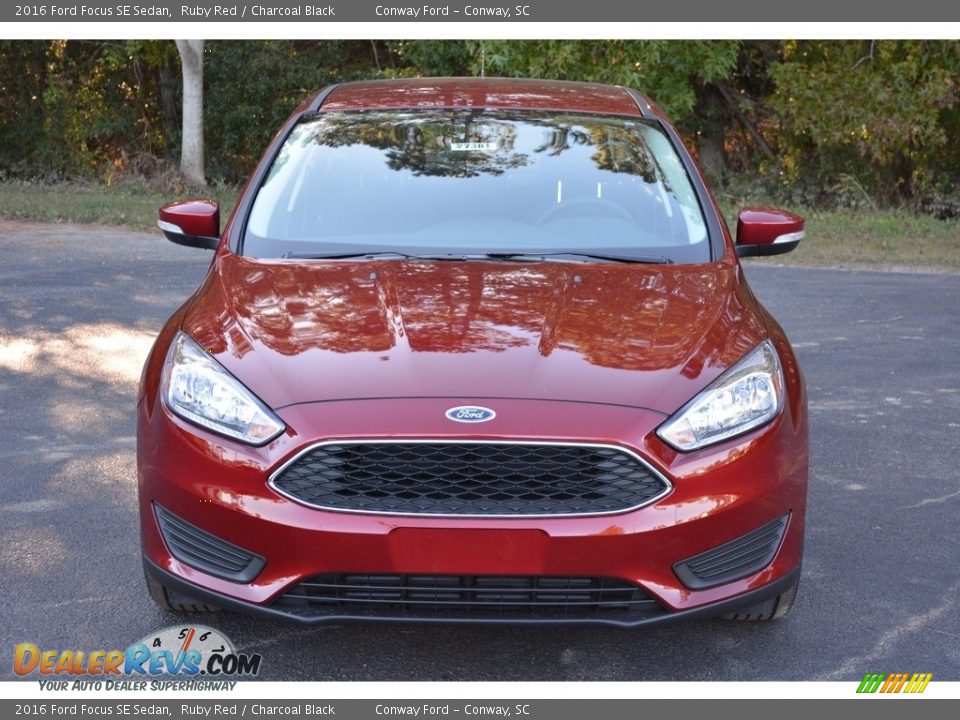 2016 Ford Focus SE Sedan Ruby Red / Charcoal Black Photo #10