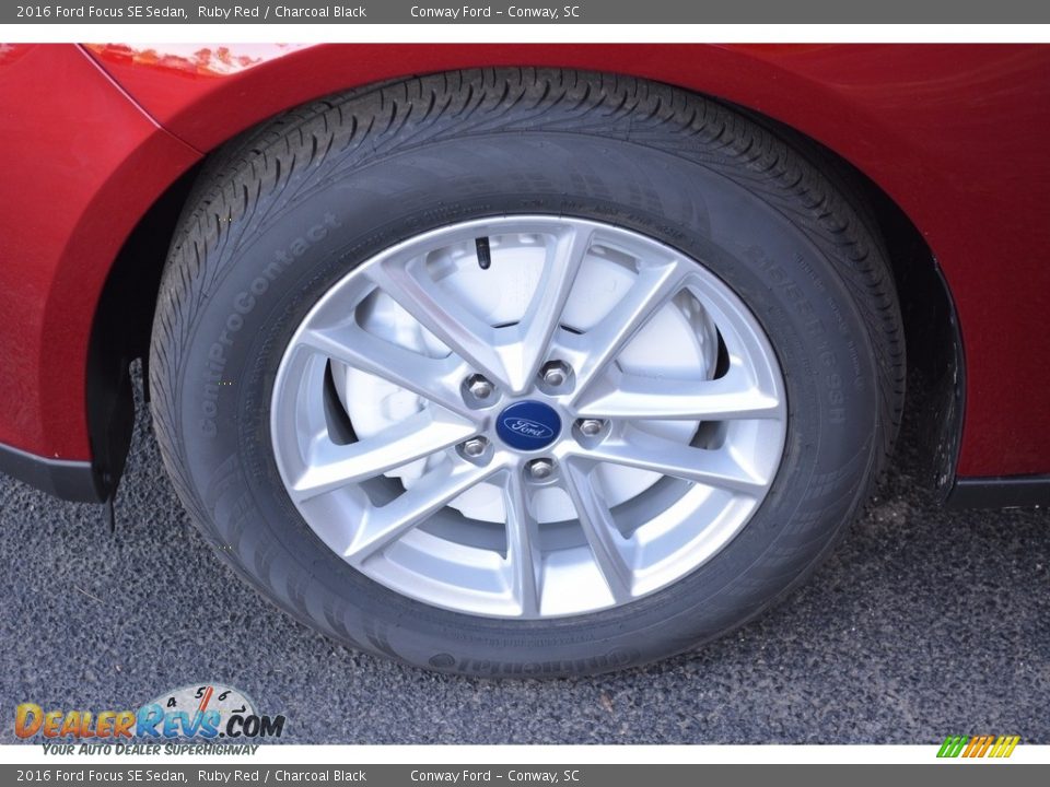 2016 Ford Focus SE Sedan Ruby Red / Charcoal Black Photo #12