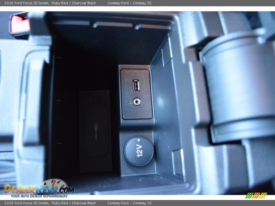2016 Ford Focus SE Sedan Ruby Red / Charcoal Black Photo #19