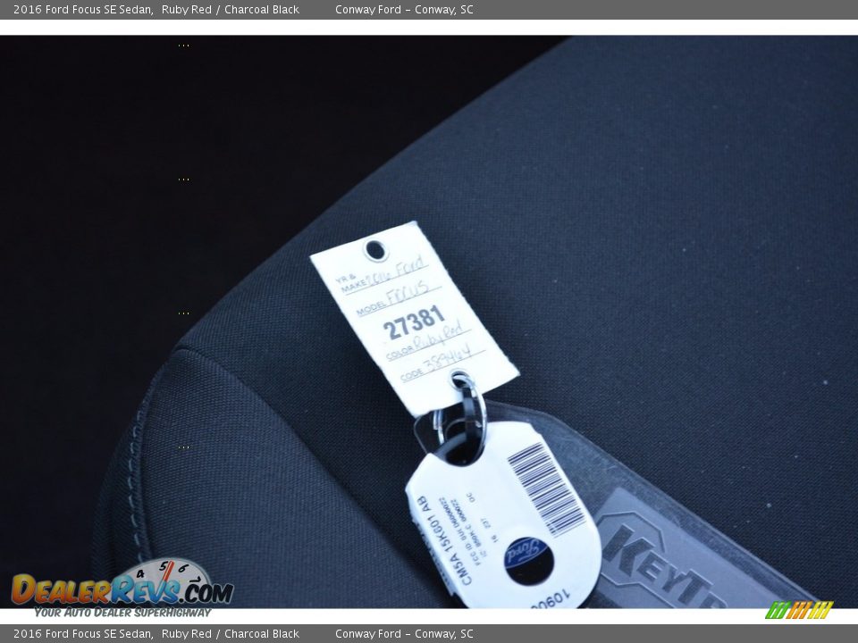 2016 Ford Focus SE Sedan Ruby Red / Charcoal Black Photo #25