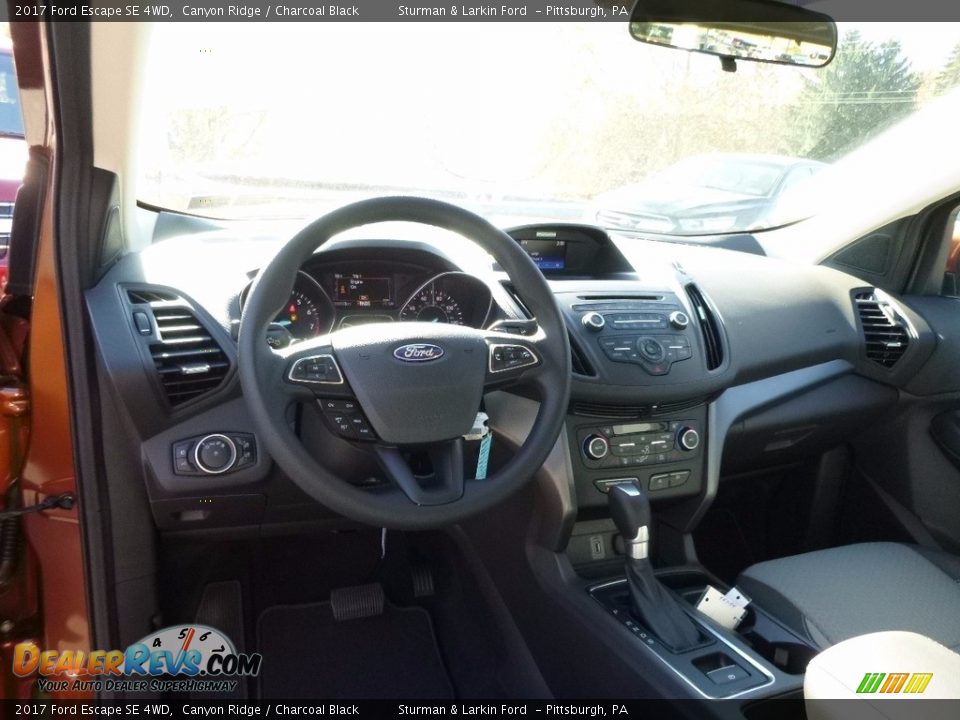 2017 Ford Escape SE 4WD Canyon Ridge / Charcoal Black Photo #9