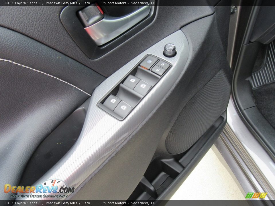 Controls of 2017 Toyota Sienna SE Photo #20