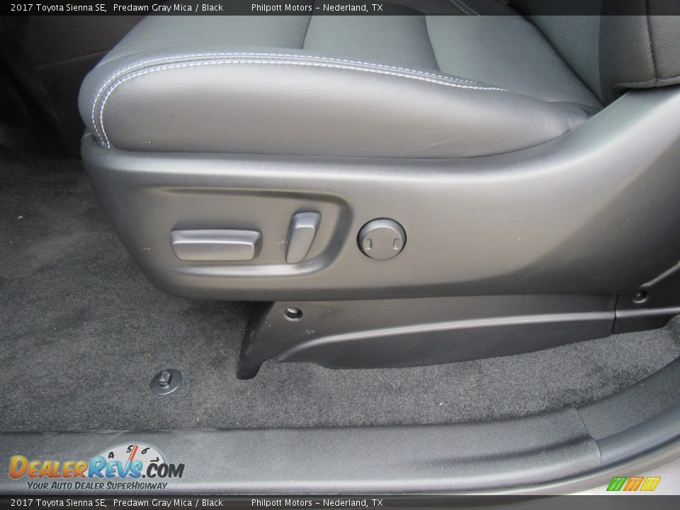Front Seat of 2017 Toyota Sienna SE Photo #22