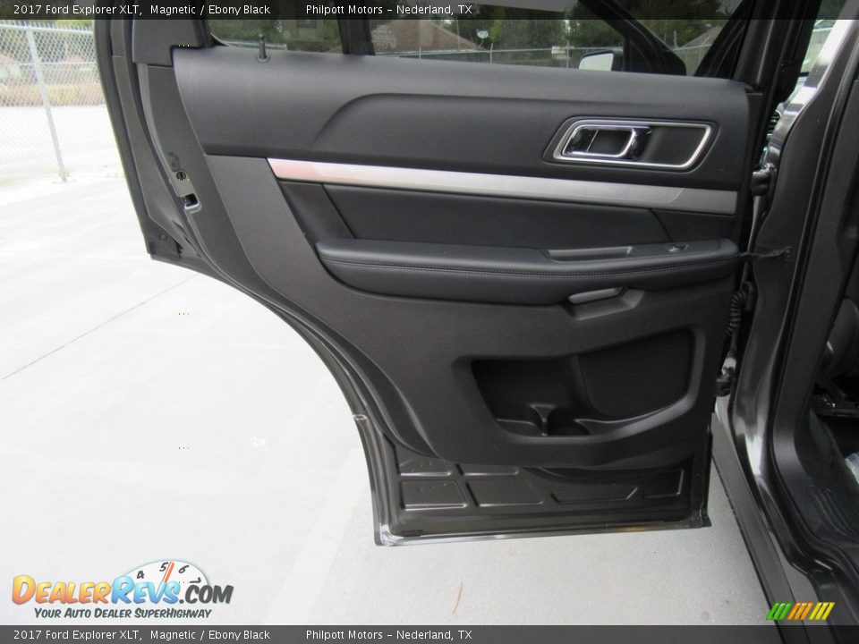 2017 Ford Explorer XLT Magnetic / Ebony Black Photo #19