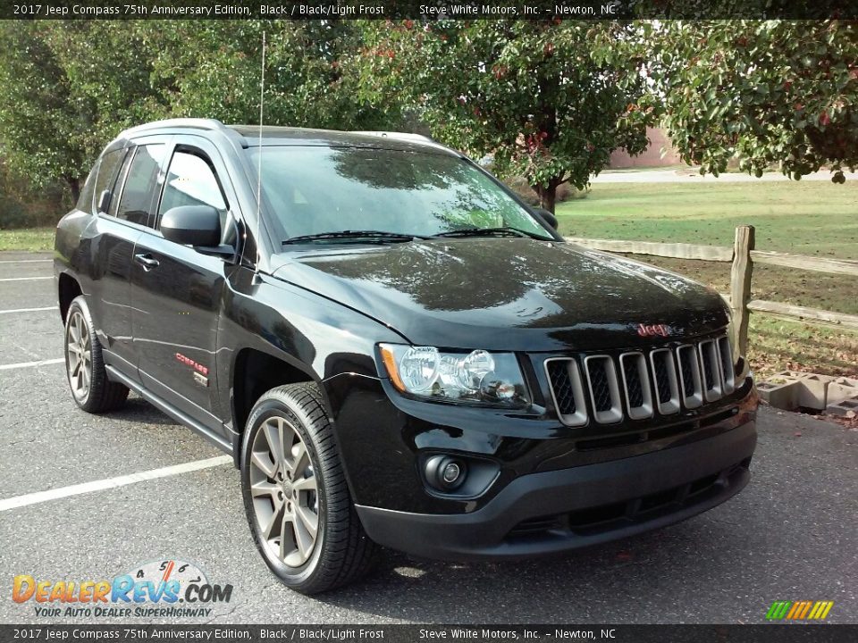 Front 3/4 View of 2017 Jeep Compass 75th Anniversary Edition Photo #4
