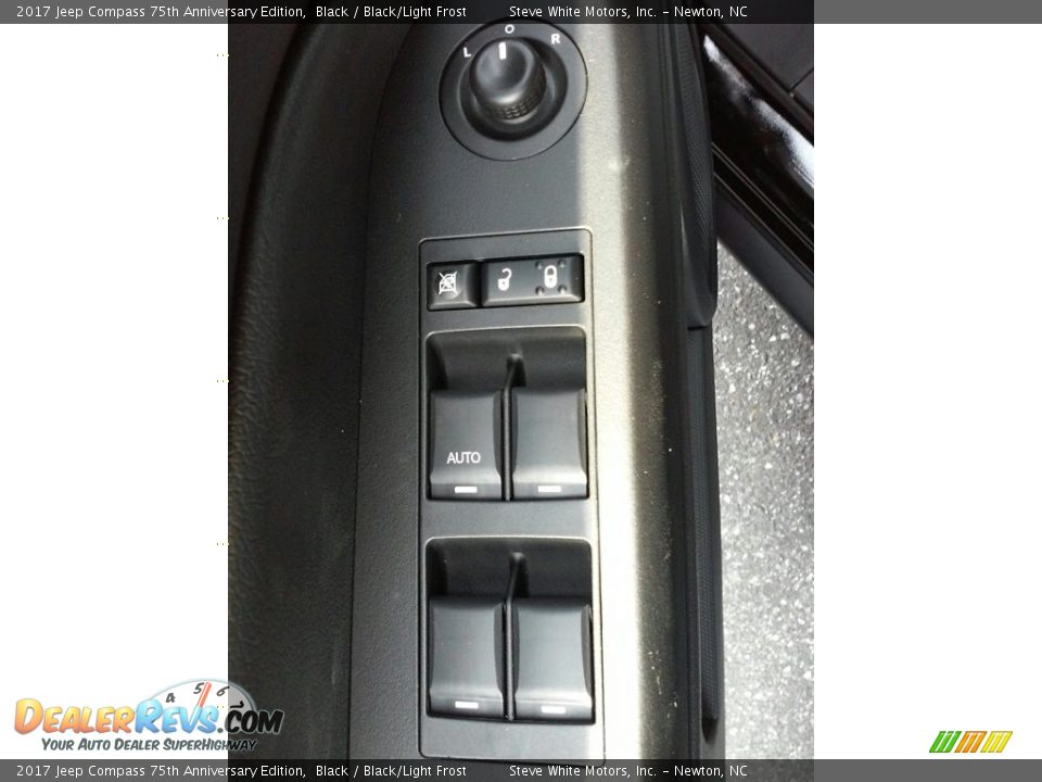 Controls of 2017 Jeep Compass 75th Anniversary Edition Photo #14