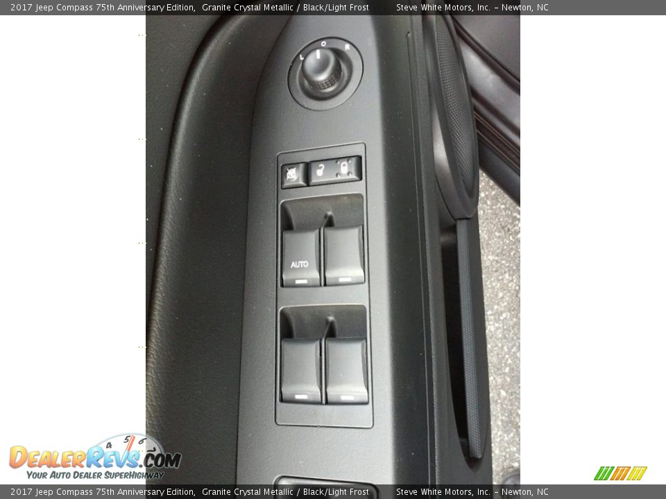 Controls of 2017 Jeep Compass 75th Anniversary Edition Photo #14