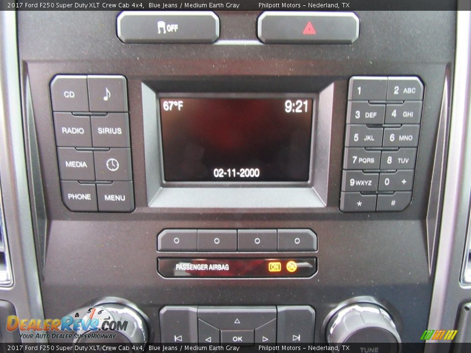 Controls of 2017 Ford F250 Super Duty XLT Crew Cab 4x4 Photo #26