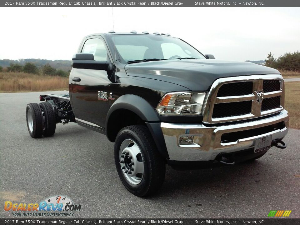 Front 3/4 View of 2017 Ram 5500 Tradesman Regular Cab Chassis Photo #19