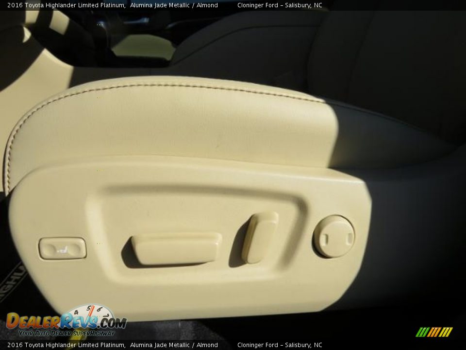 2016 Toyota Highlander Limited Platinum Alumina Jade Metallic / Almond Photo #11