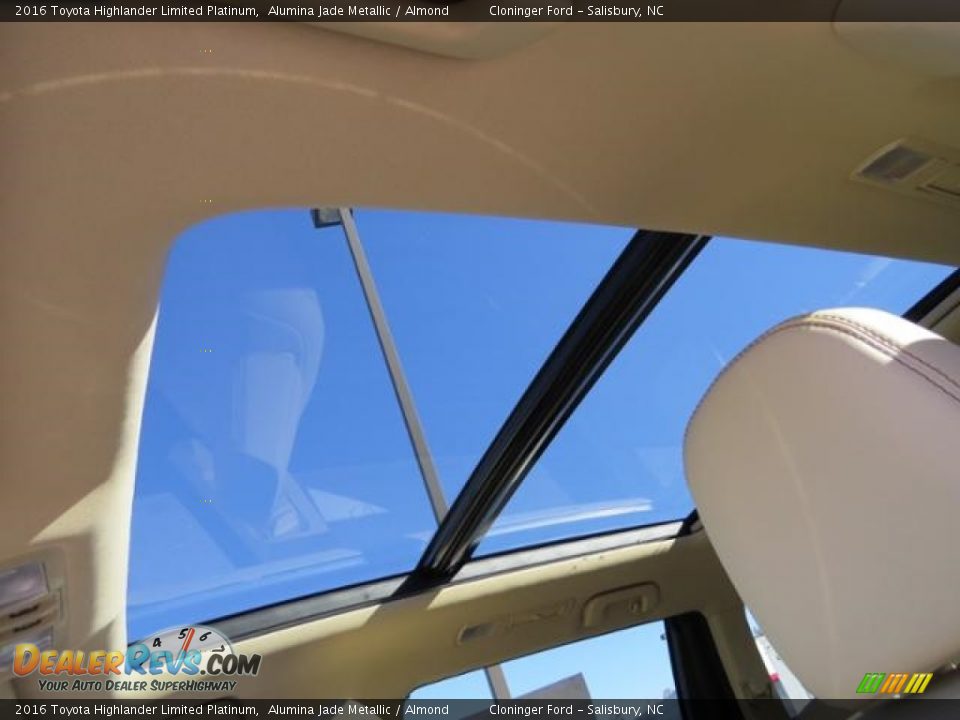 2016 Toyota Highlander Limited Platinum Alumina Jade Metallic / Almond Photo #12