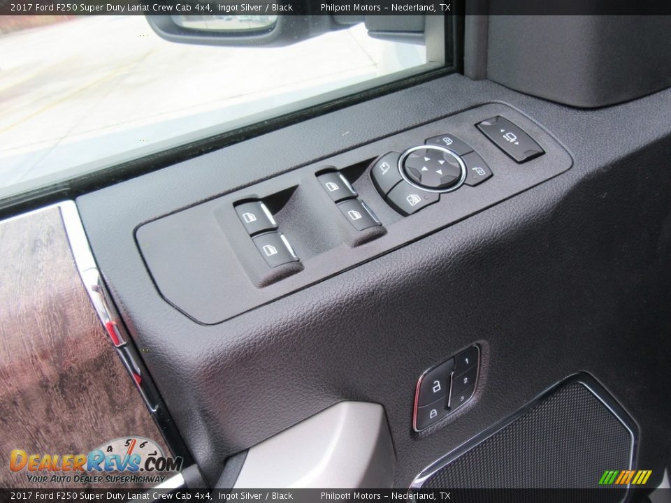 Controls of 2017 Ford F250 Super Duty Lariat Crew Cab 4x4 Photo #22