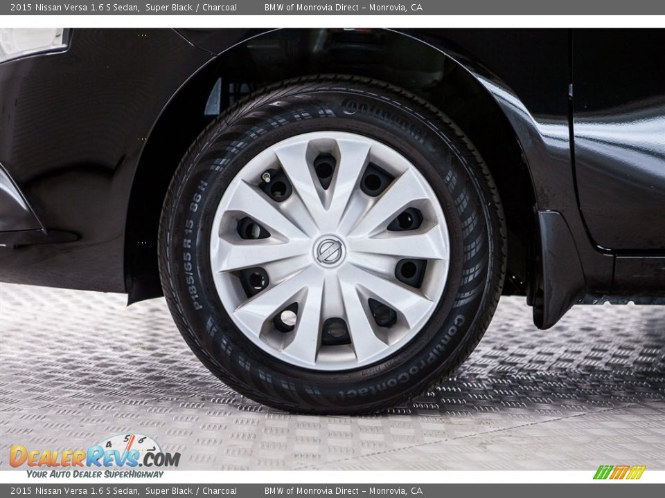 2015 Nissan Versa 1.6 S Sedan Super Black / Charcoal Photo #8